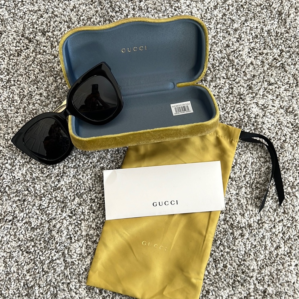Gucci Sunglasses GG0564S